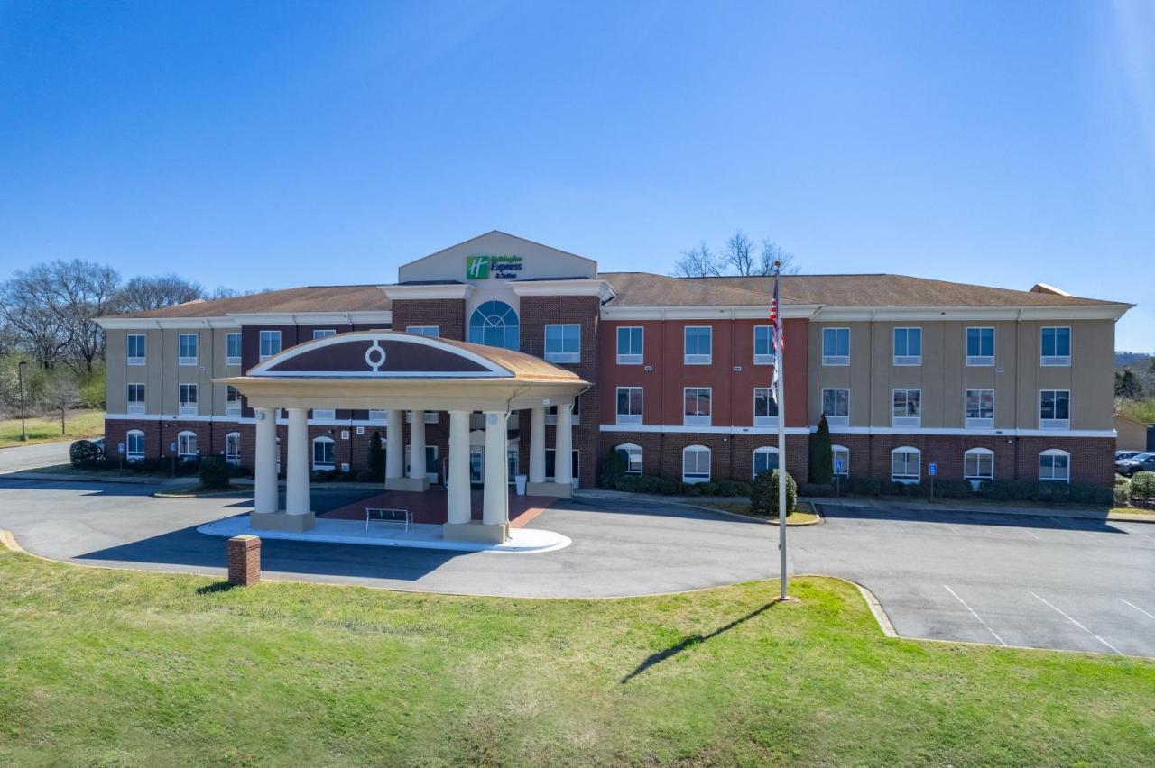 Holiday Inn Express Hotel & Suites Talladega By Ihg Exterior photo