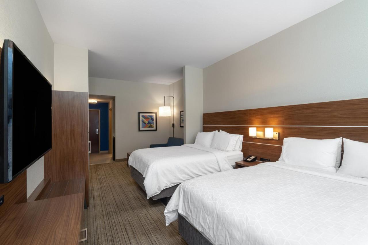 Holiday Inn Express Hotel & Suites Talladega By Ihg Exterior photo