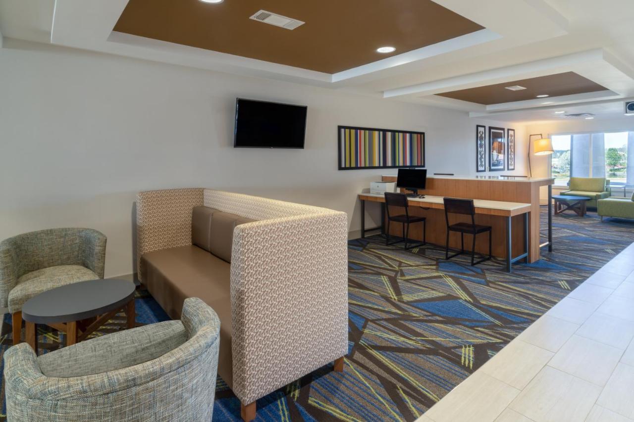 Holiday Inn Express Hotel & Suites Talladega By Ihg Exterior photo