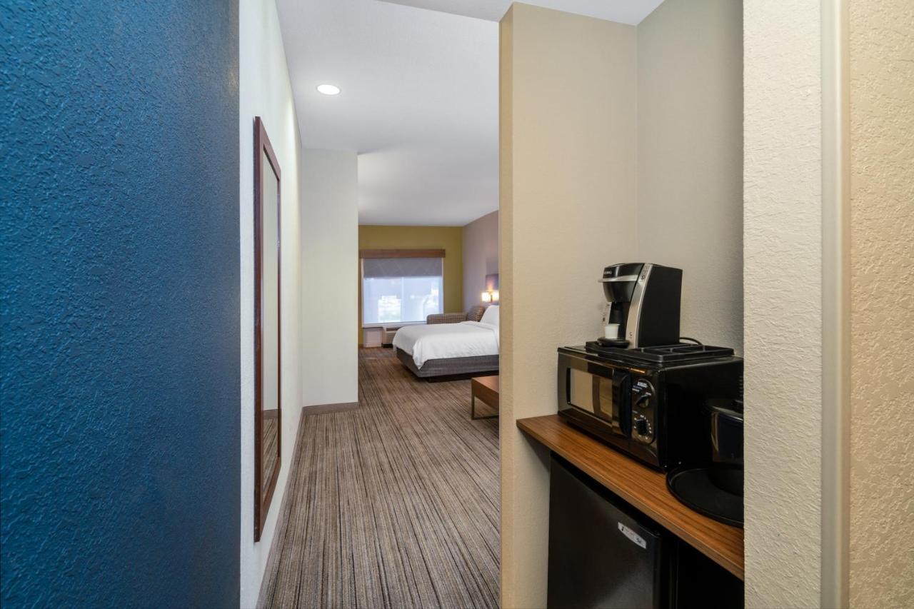 Holiday Inn Express Hotel & Suites Talladega By Ihg Exterior photo