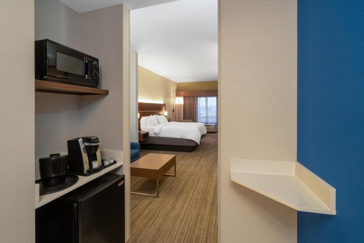 Holiday Inn Express Hotel & Suites Talladega By Ihg Exterior photo