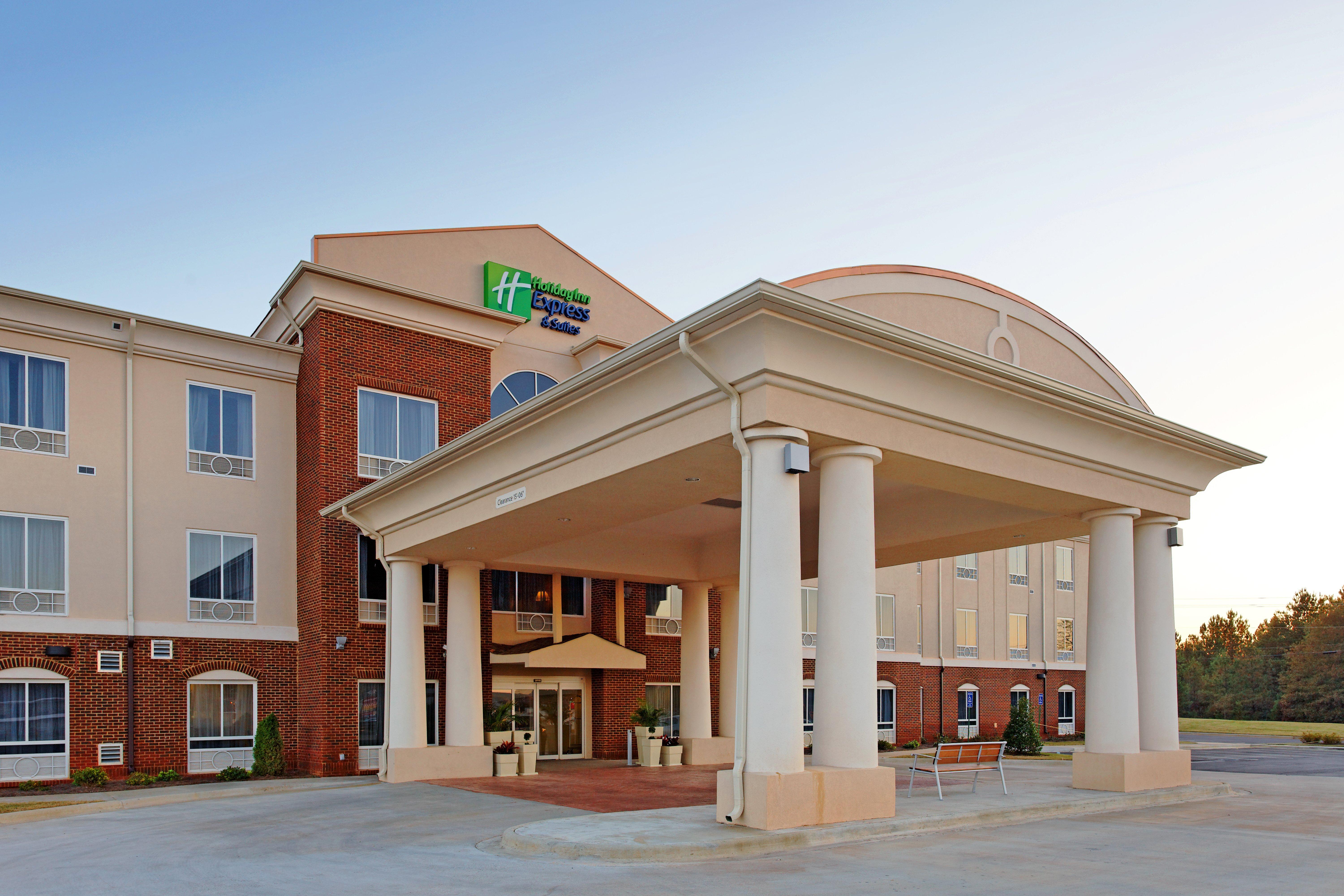 Holiday Inn Express Hotel & Suites Talladega By Ihg Exterior photo