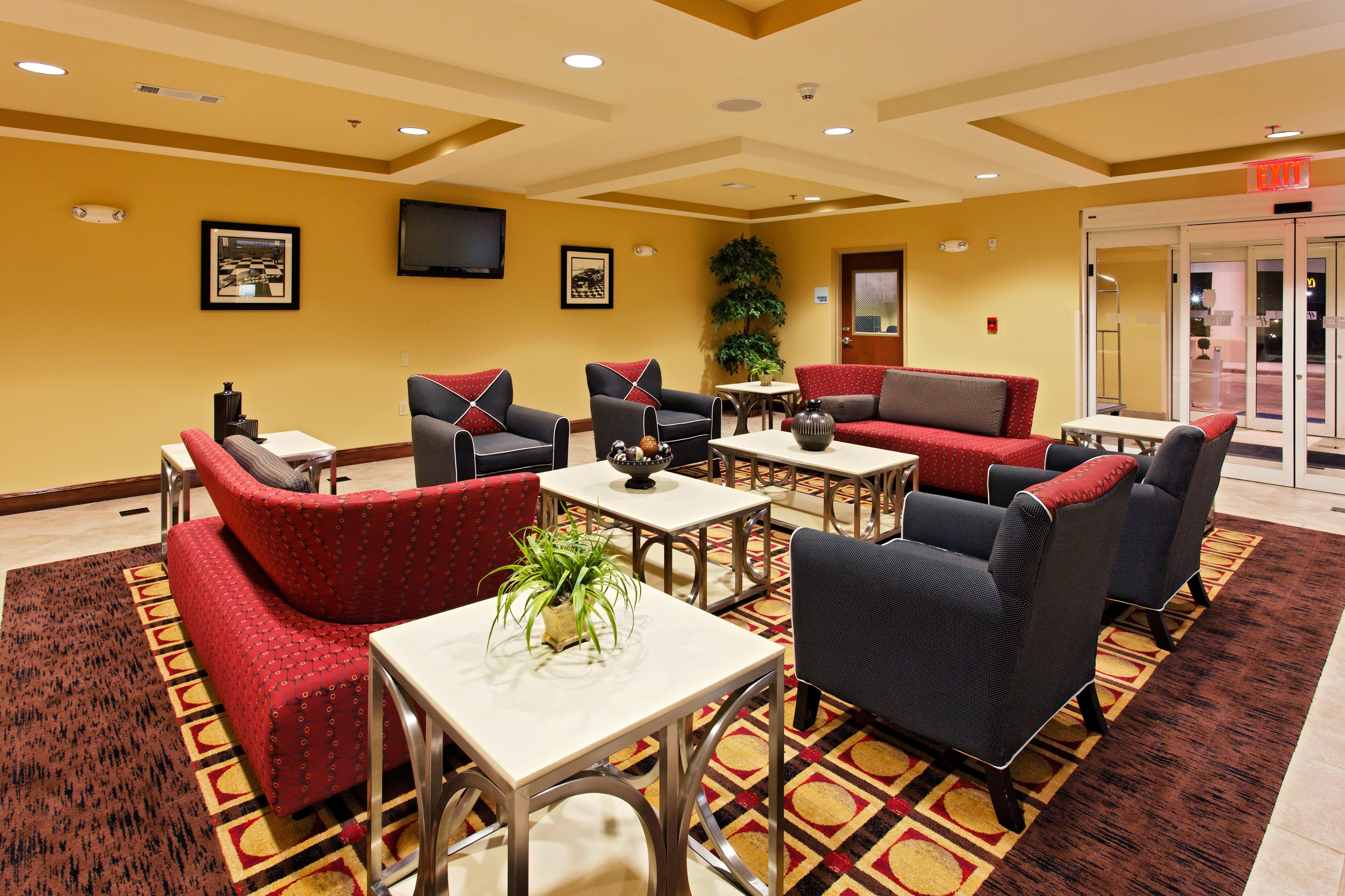 Holiday Inn Express Hotel & Suites Talladega By Ihg Exterior photo