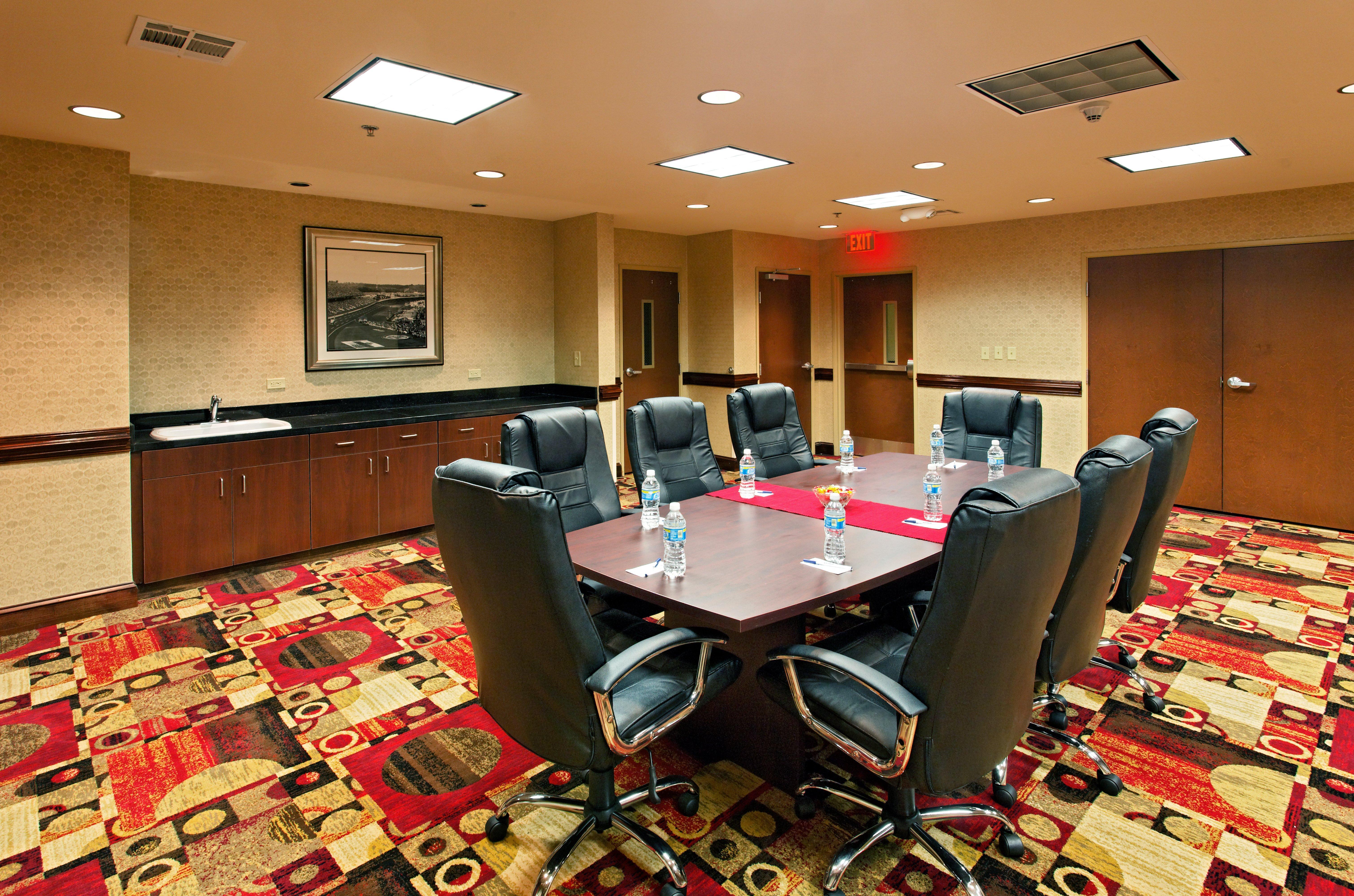 Holiday Inn Express Hotel & Suites Talladega By Ihg Exterior photo