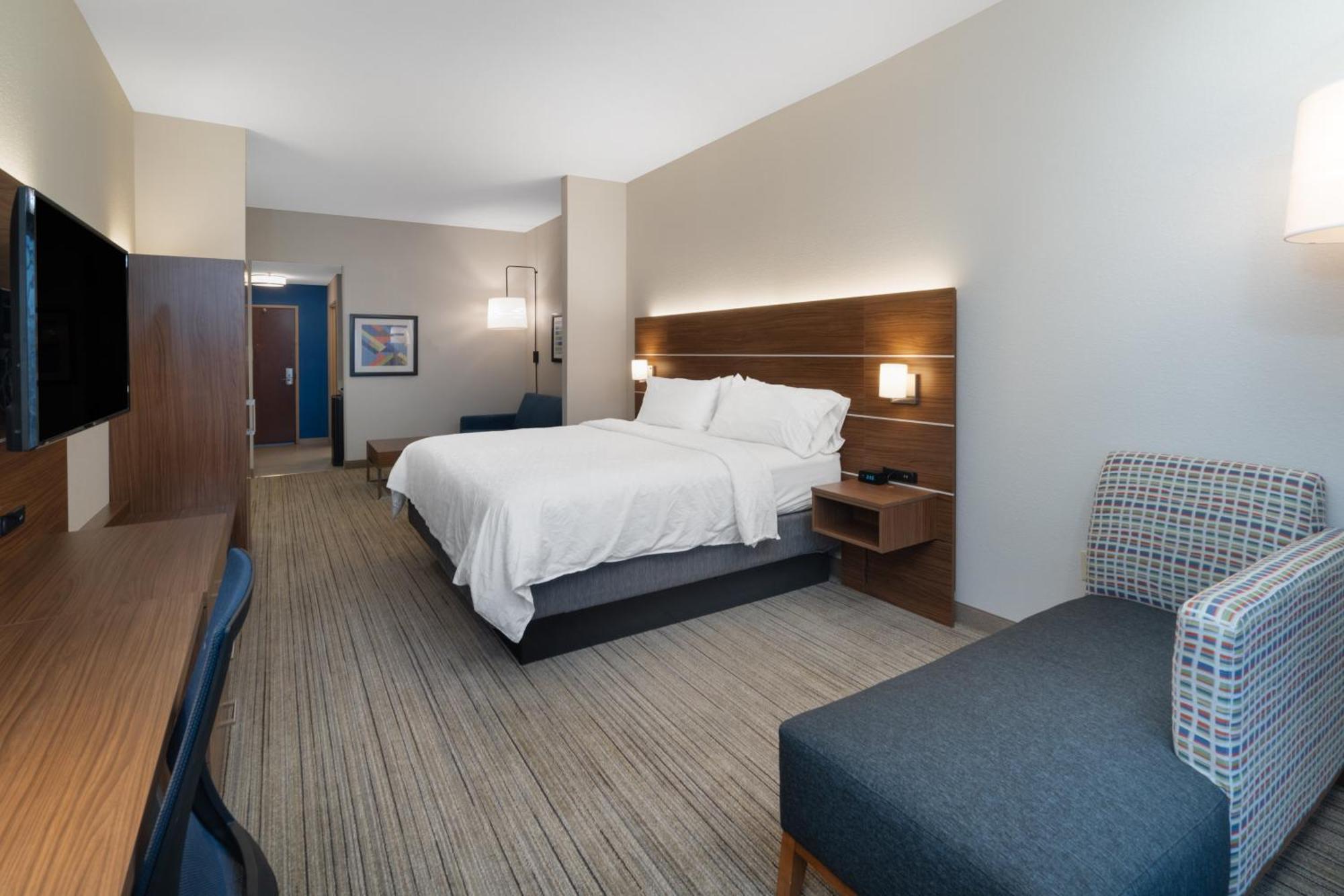 Holiday Inn Express Hotel & Suites Talladega By Ihg Exterior photo