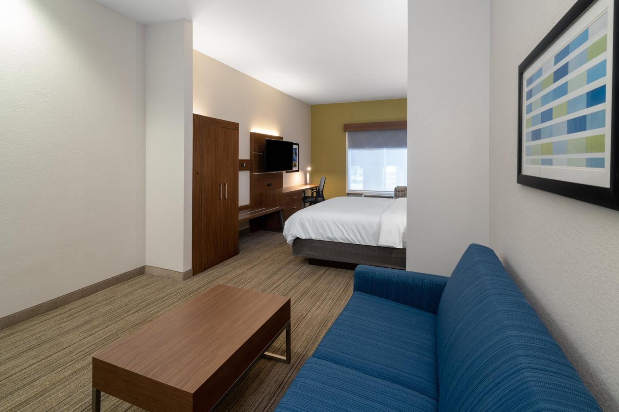 Holiday Inn Express Hotel & Suites Talladega By Ihg Exterior photo