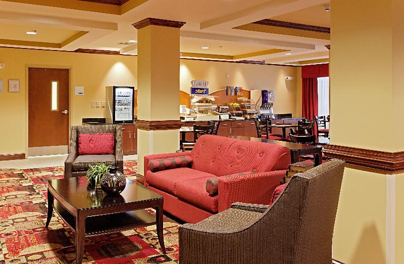 Holiday Inn Express Hotel & Suites Talladega By Ihg Exterior photo